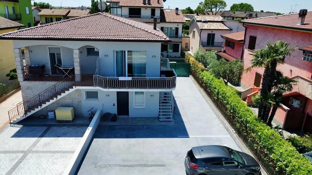 Апартаменты Cecilia Sirmione Appartamento Италия